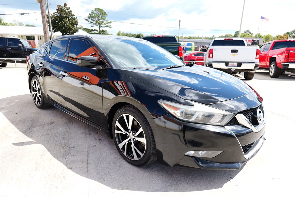 Photo 3 of this NISSAN MAXIMA