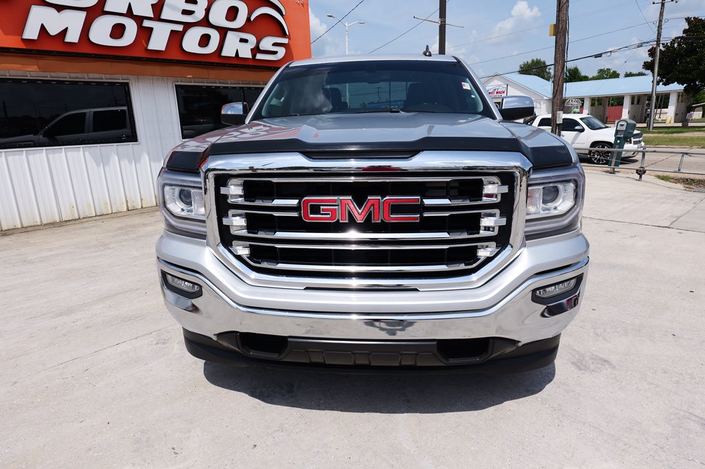 Photo 2 of this GMC SIERRA