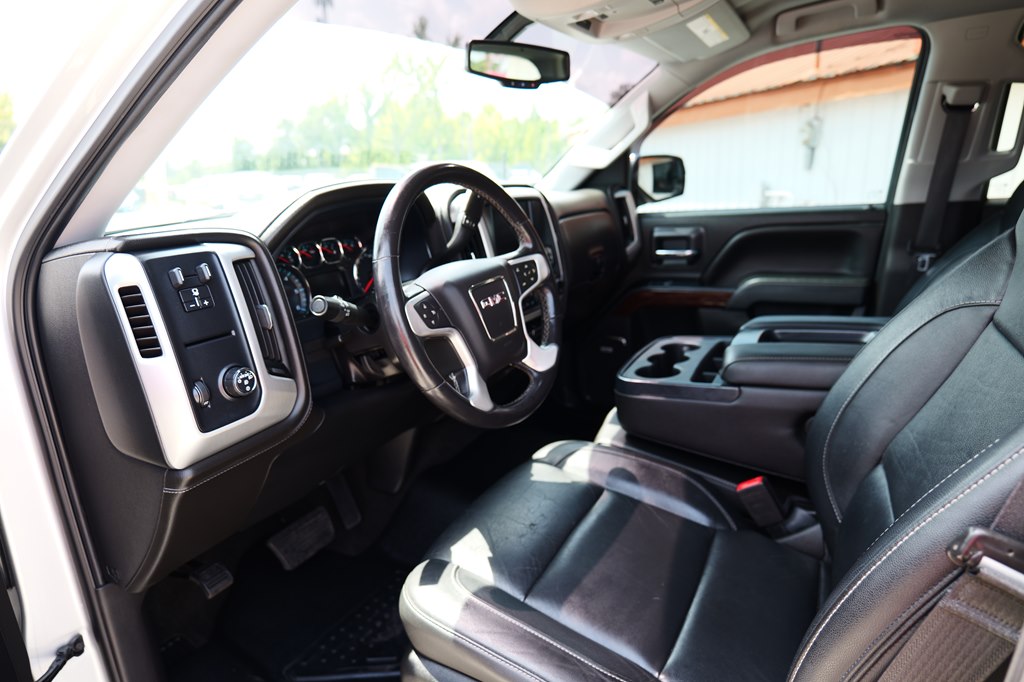 Photo 11 of this GMC SIERRA