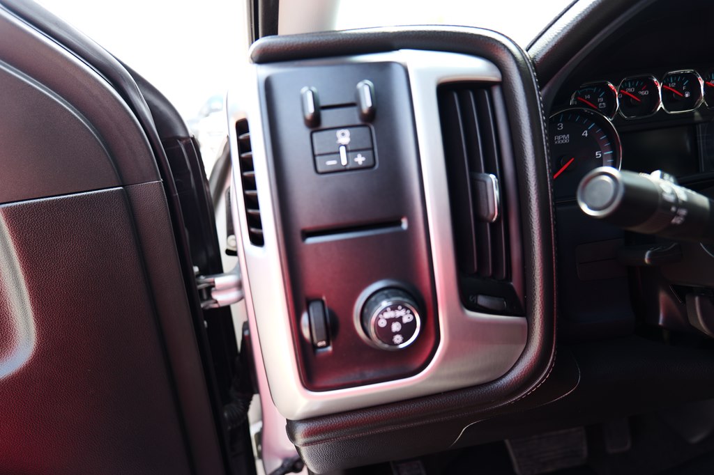Photo 16 of this GMC SIERRA