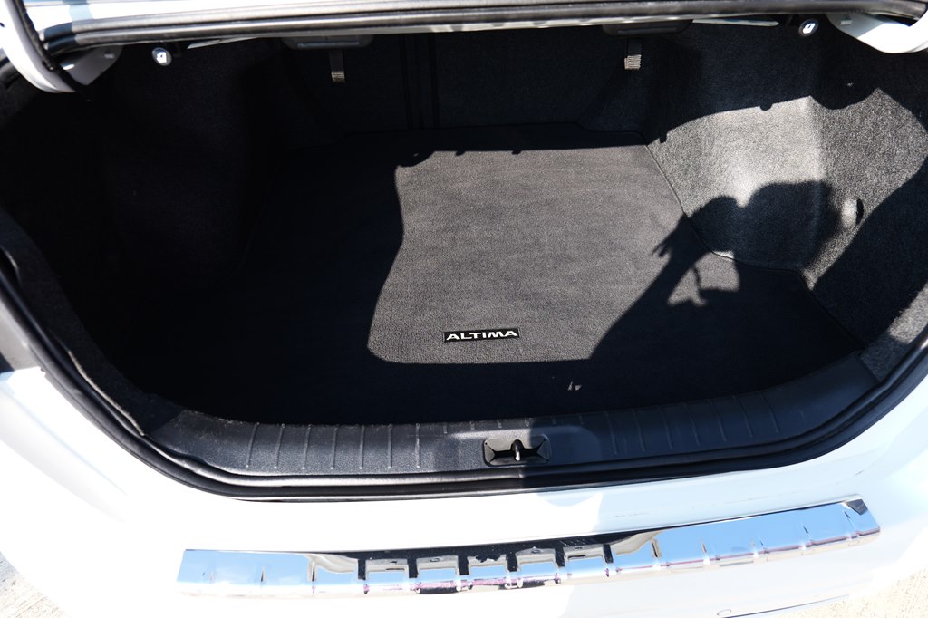 Photo 36 of this NISSAN ALTIMA