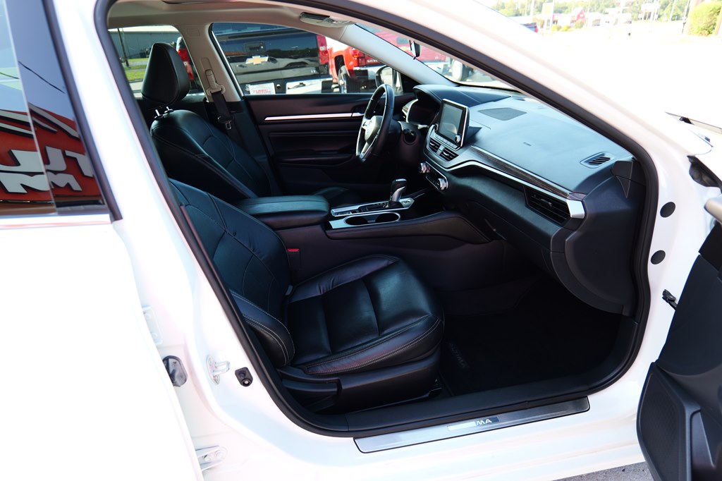 Photo 42 of this NISSAN ALTIMA