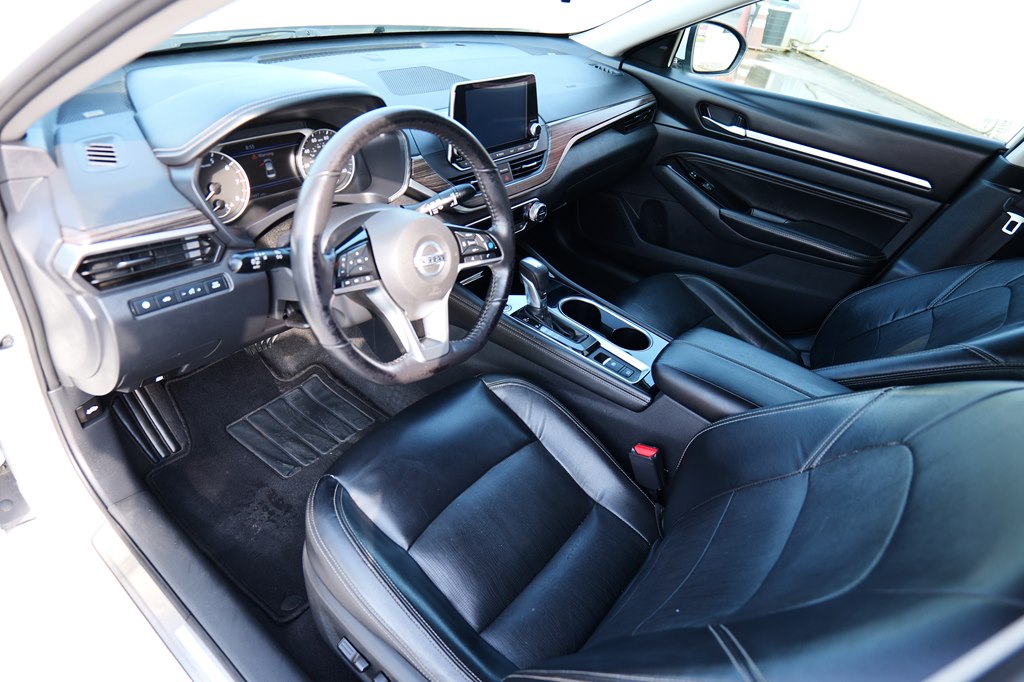 Photo 11 of this NISSAN ALTIMA