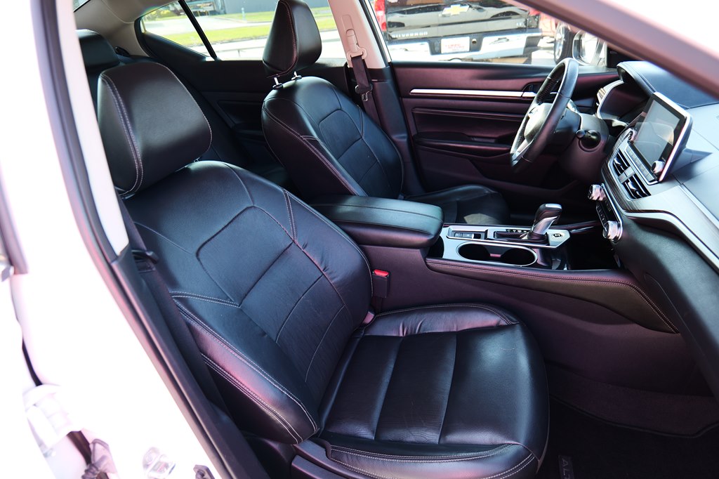 Photo 43 of this NISSAN ALTIMA