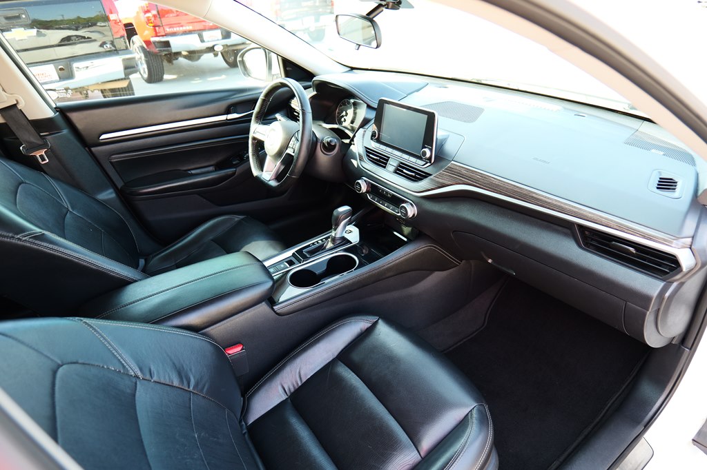 Photo 44 of this NISSAN ALTIMA