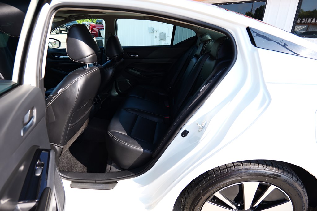 Photo 29 of this NISSAN ALTIMA