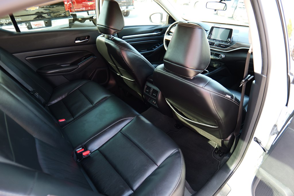 Photo 38 of this NISSAN ALTIMA