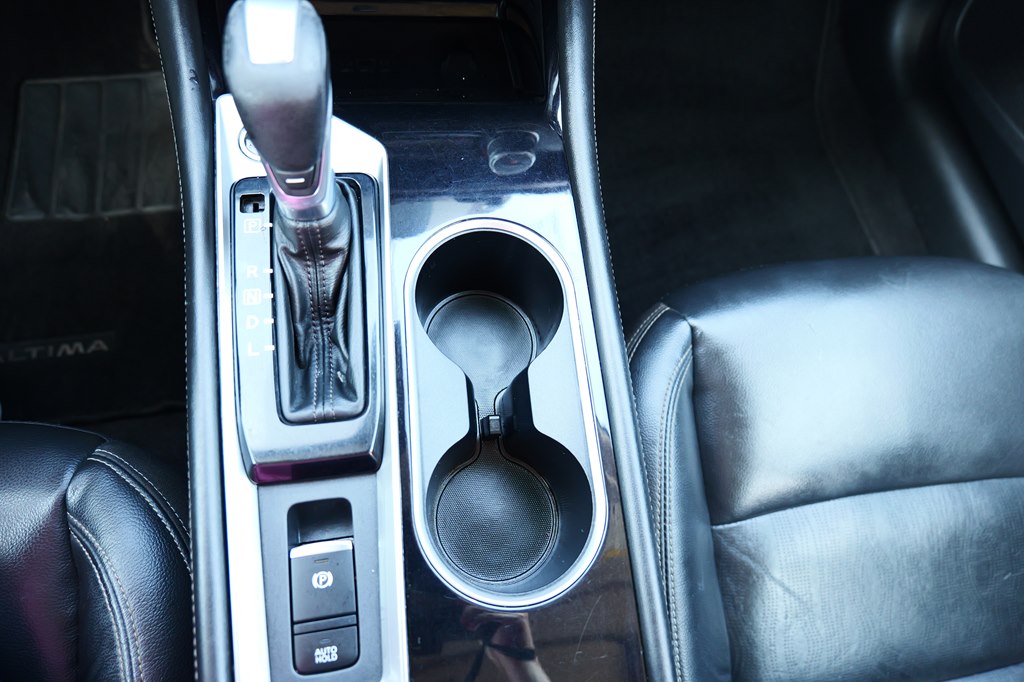 Photo 24 of this NISSAN ALTIMA