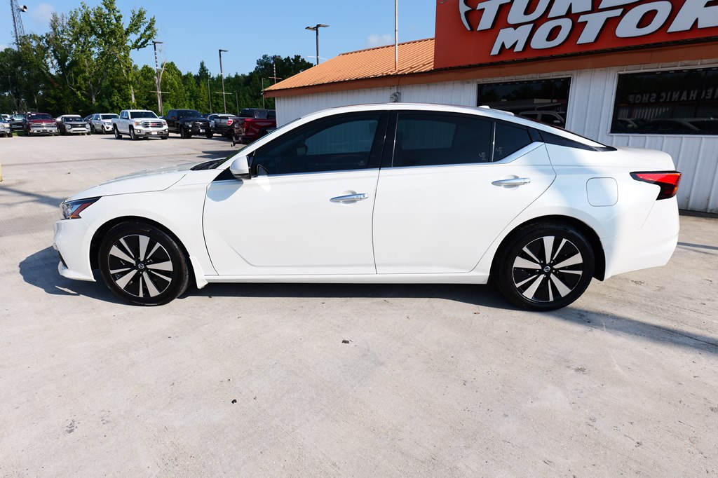 Photo 8 of this NISSAN ALTIMA