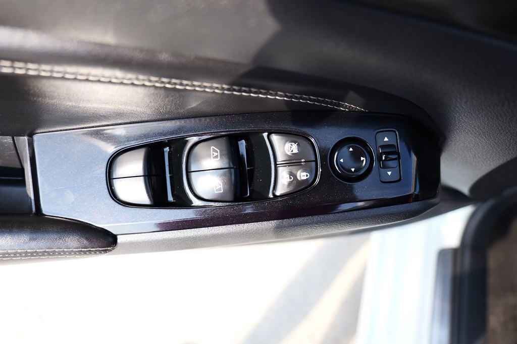 Photo 14 of this NISSAN ALTIMA