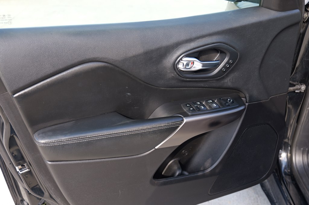 Used Car 2019 Jeep Cherokee  Limited For Sale Under $15,000 In Baker, Louisiana