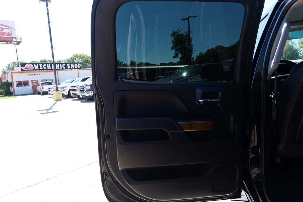Photo 37 of this CHEVROLET SILVERADO 1500