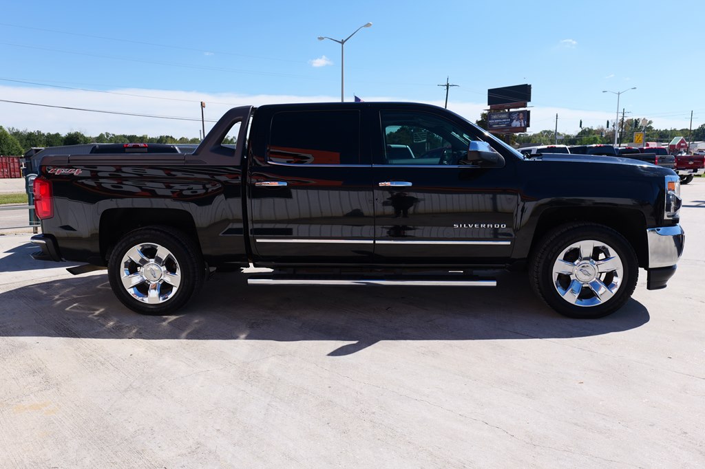 Photo 4 of this CHEVROLET SILVERADO 1500