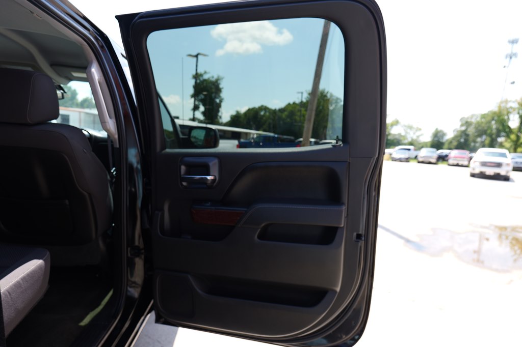 Photo 36 of this GMC SIERRA