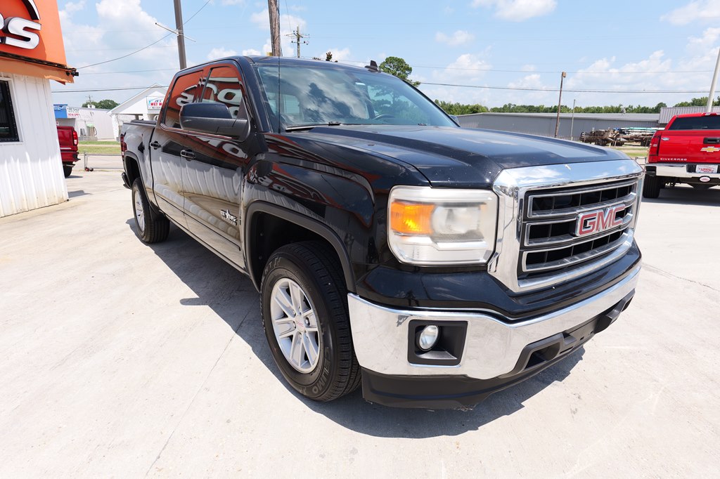 Photo 3 of this GMC SIERRA