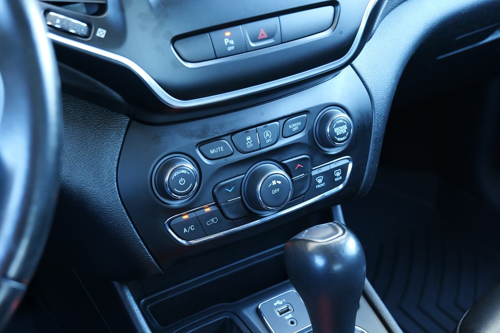 Used Car 2020 Jeep Cherokee  Latitude Plus For Sale In Baker, Louisiana