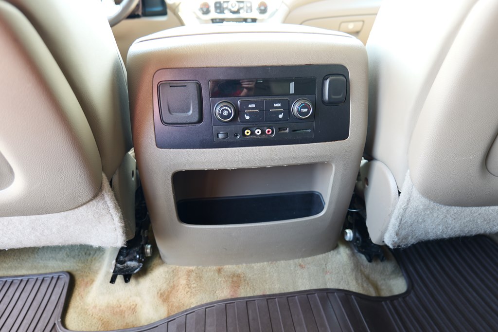 Photo 40 of this GMC YUKON XL