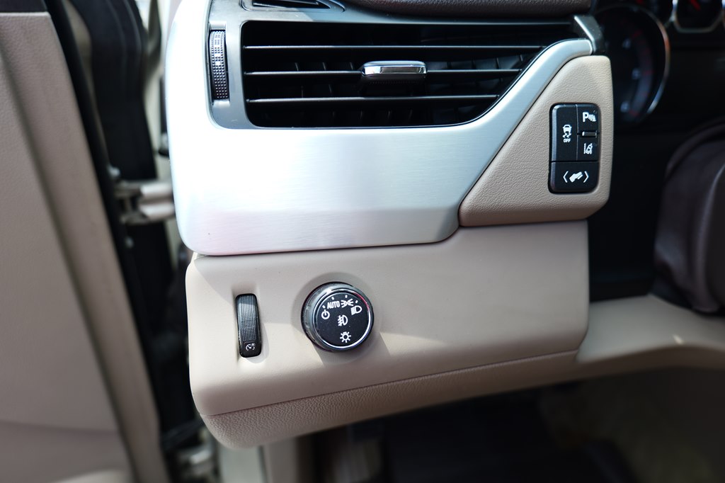 Photo 16 of this GMC YUKON XL