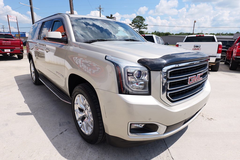 Photo 3 of this GMC YUKON XL