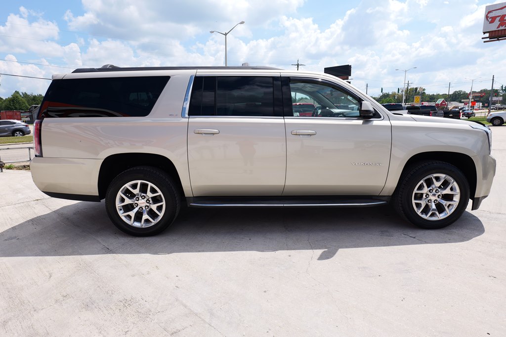 Photo 4 of this GMC YUKON XL