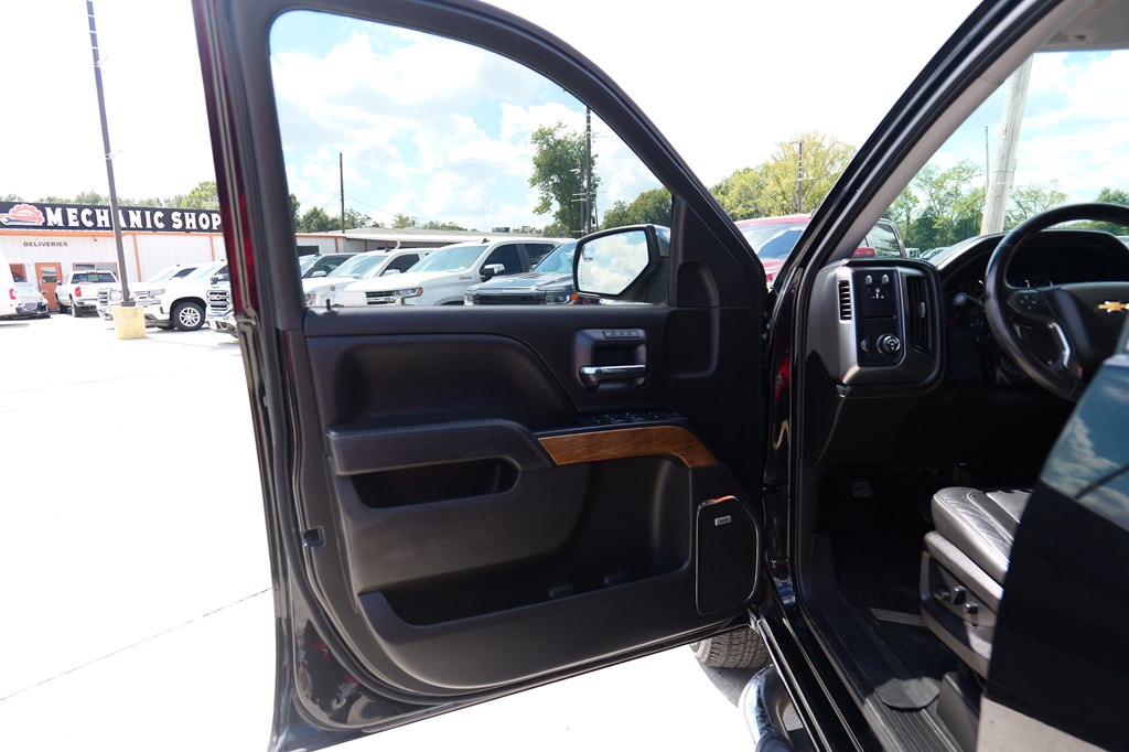 Photo 13 of this CHEVROLET SILVERADO 1500