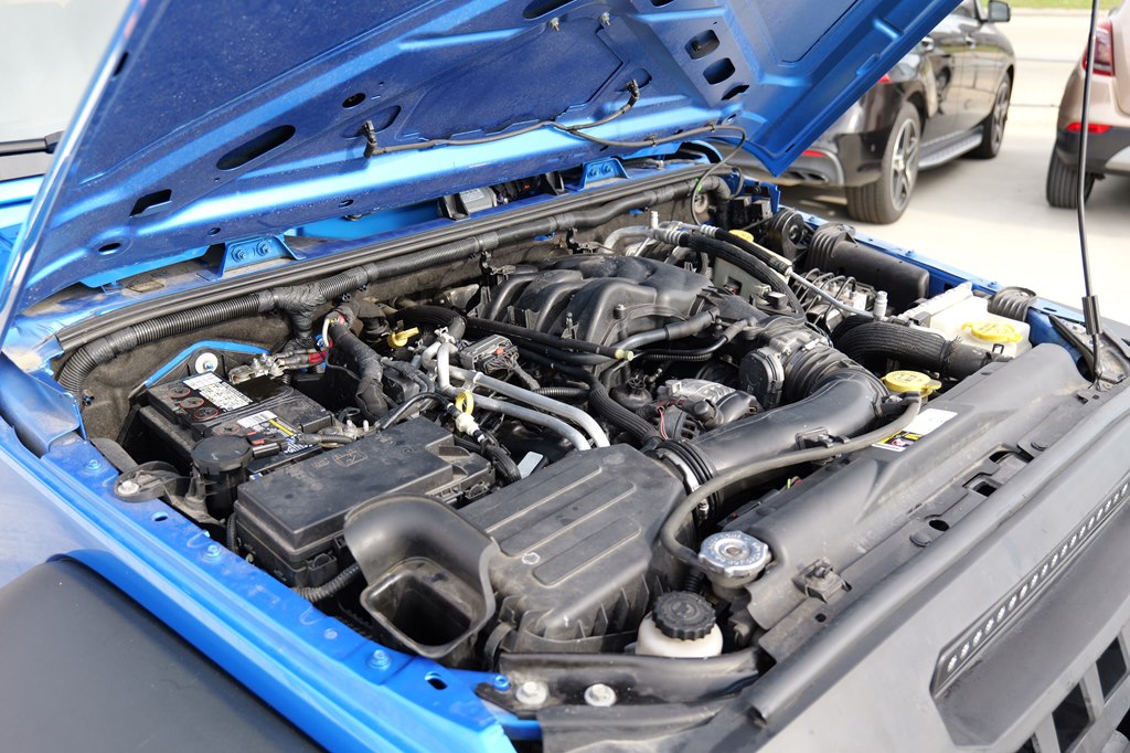 Used Car 2015 Jeep Wrangler Unlimi  Sport For Sale Under $20,000 In Baker, Louisiana