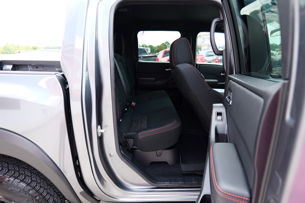 Photo 33 of this NISSAN FRONTIER