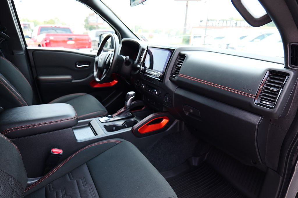 Photo 37 of this NISSAN FRONTIER