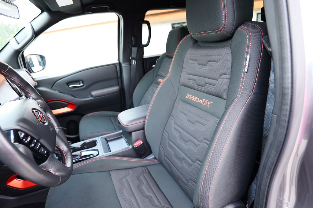 Photo 12 of this NISSAN FRONTIER