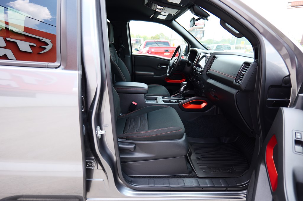 Photo 35 of this NISSAN FRONTIER