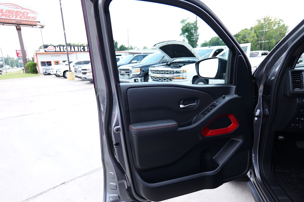 Photo 13 of this NISSAN FRONTIER