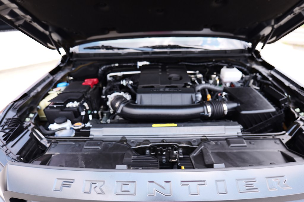 Photo 40 of this NISSAN FRONTIER