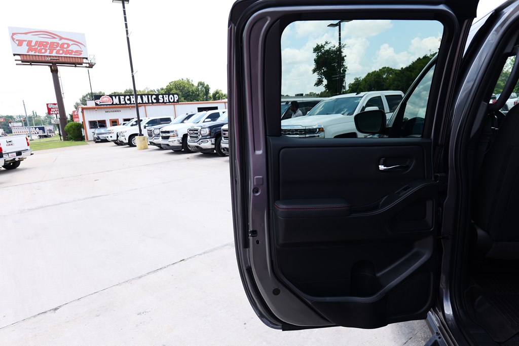 Photo 28 of this NISSAN FRONTIER