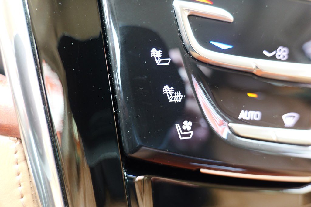 Photo 28 of this CADILLAC ESCALADE