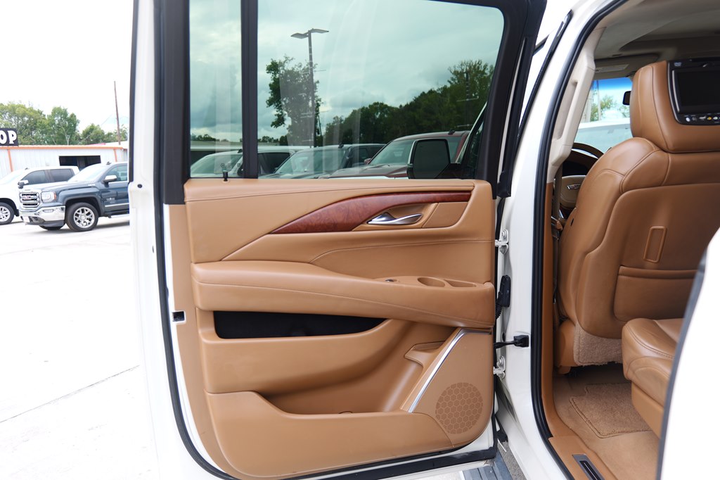 Photo 39 of this CADILLAC ESCALADE