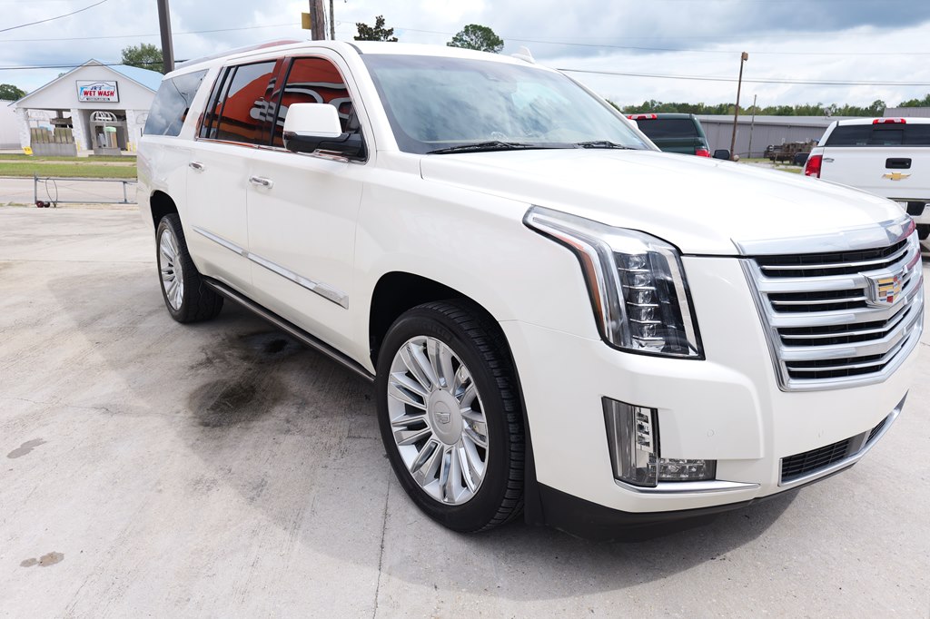 Photo 3 of this CADILLAC ESCALADE
