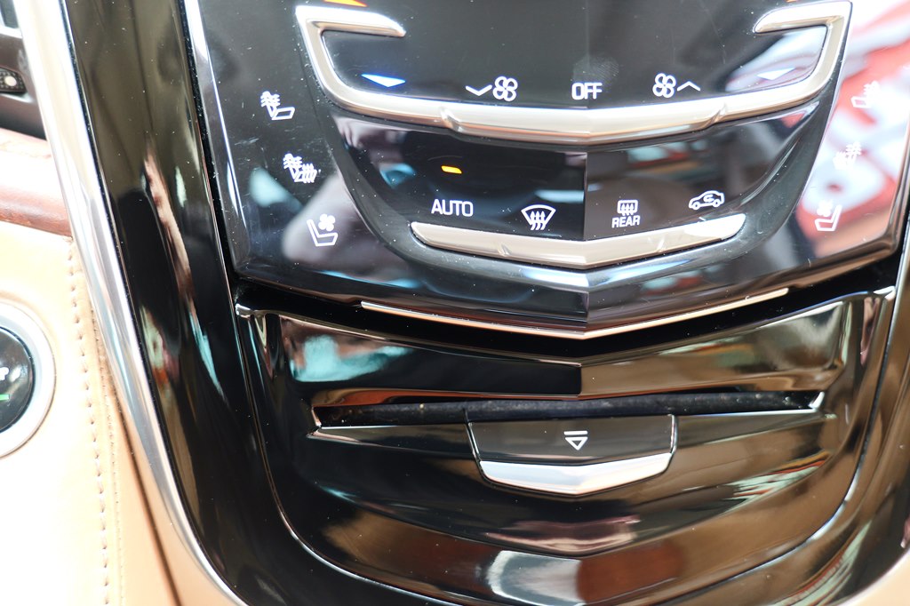 Photo 26 of this CADILLAC ESCALADE