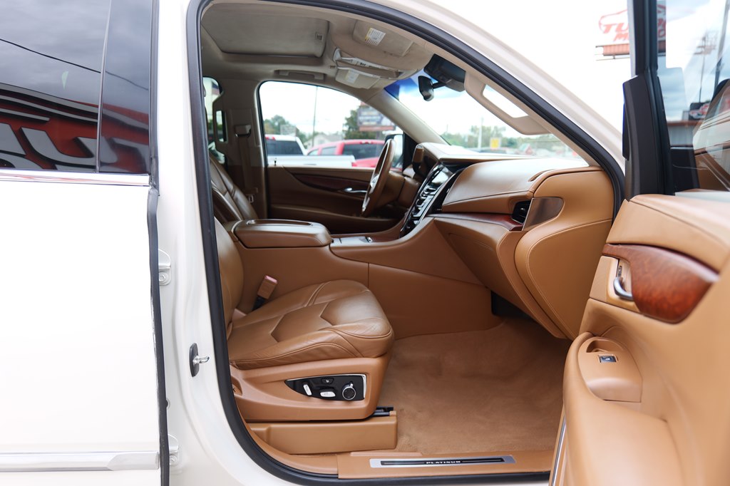Photo 56 of this CADILLAC ESCALADE