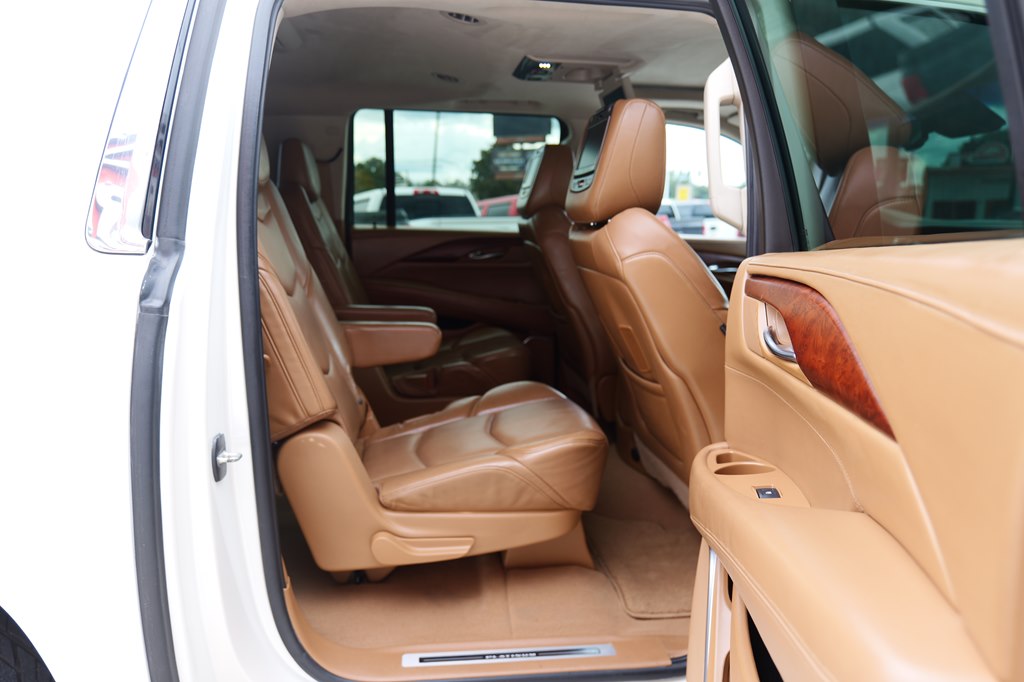 Photo 52 of this CADILLAC ESCALADE
