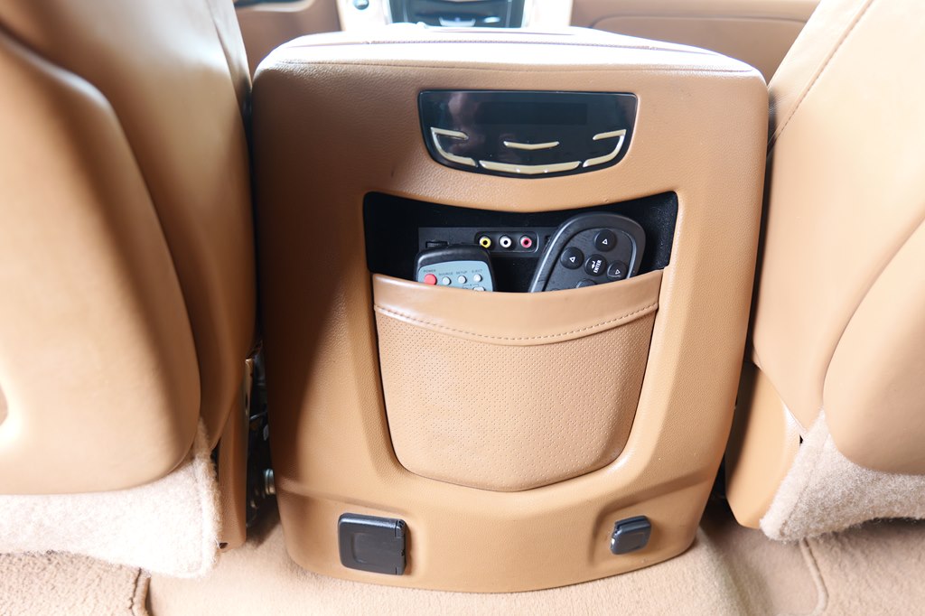 Photo 40 of this CADILLAC ESCALADE
