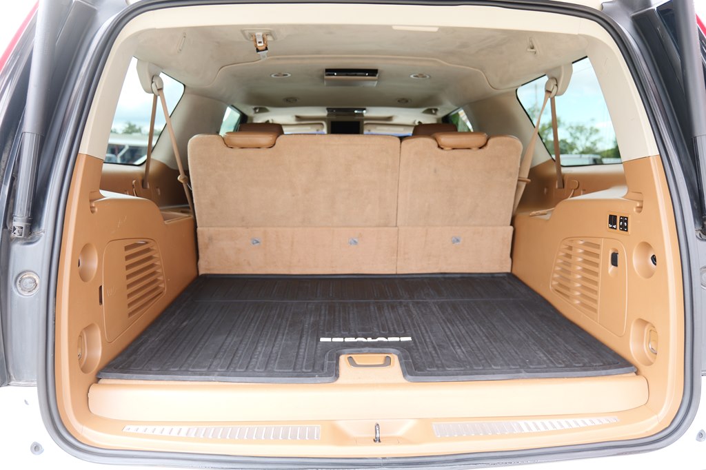 Photo 49 of this CADILLAC ESCALADE