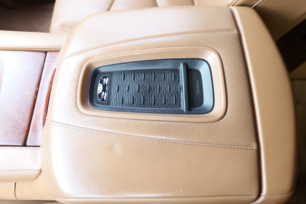 Photo 30 of this CADILLAC ESCALADE