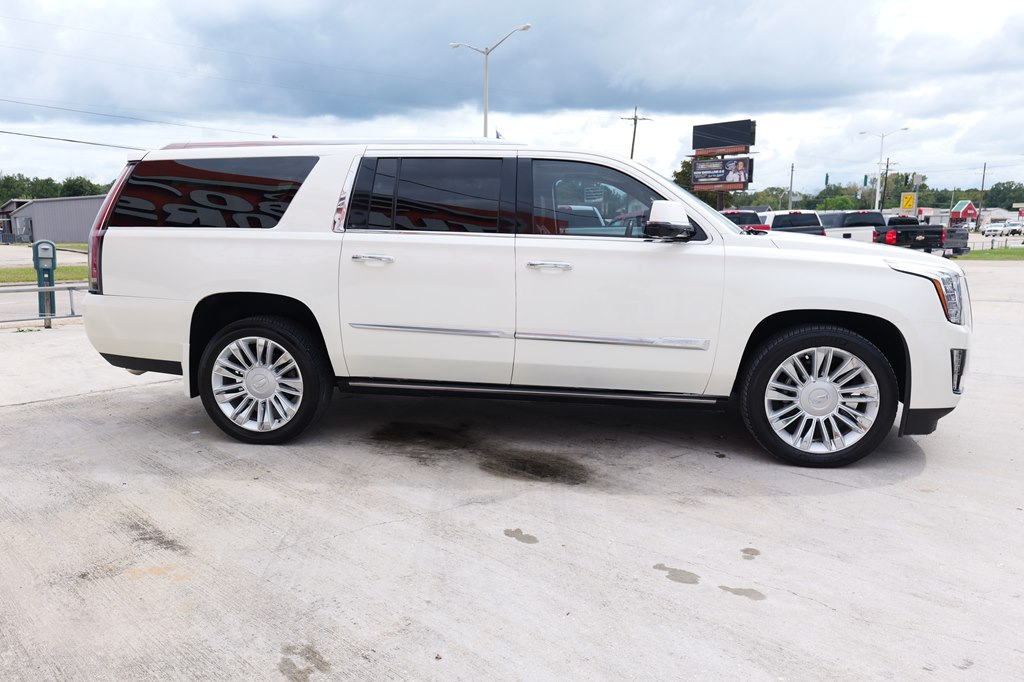 Photo 4 of this CADILLAC ESCALADE