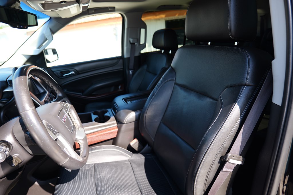 Photo 12 of this GMC YUKON