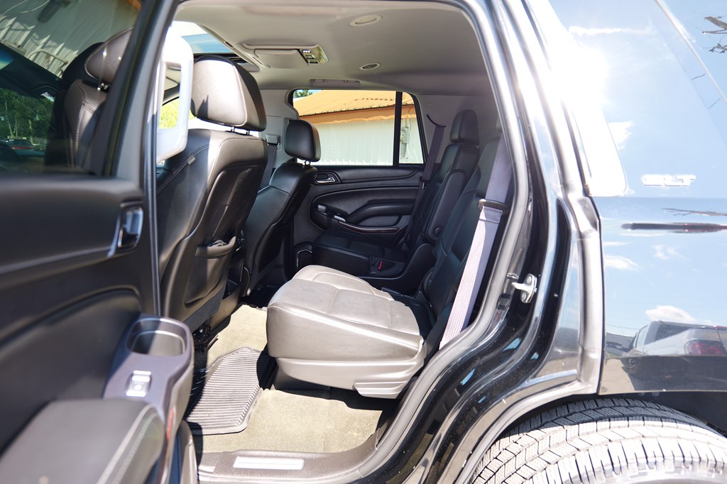 Photo 31 of this GMC YUKON