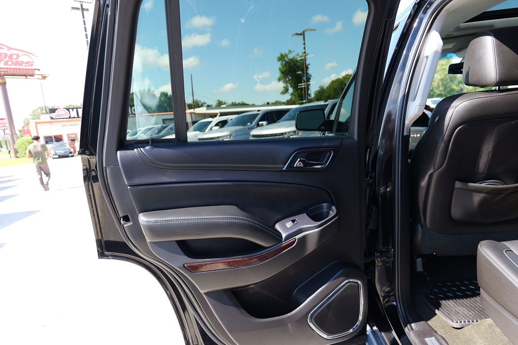 Photo 34 of this GMC YUKON