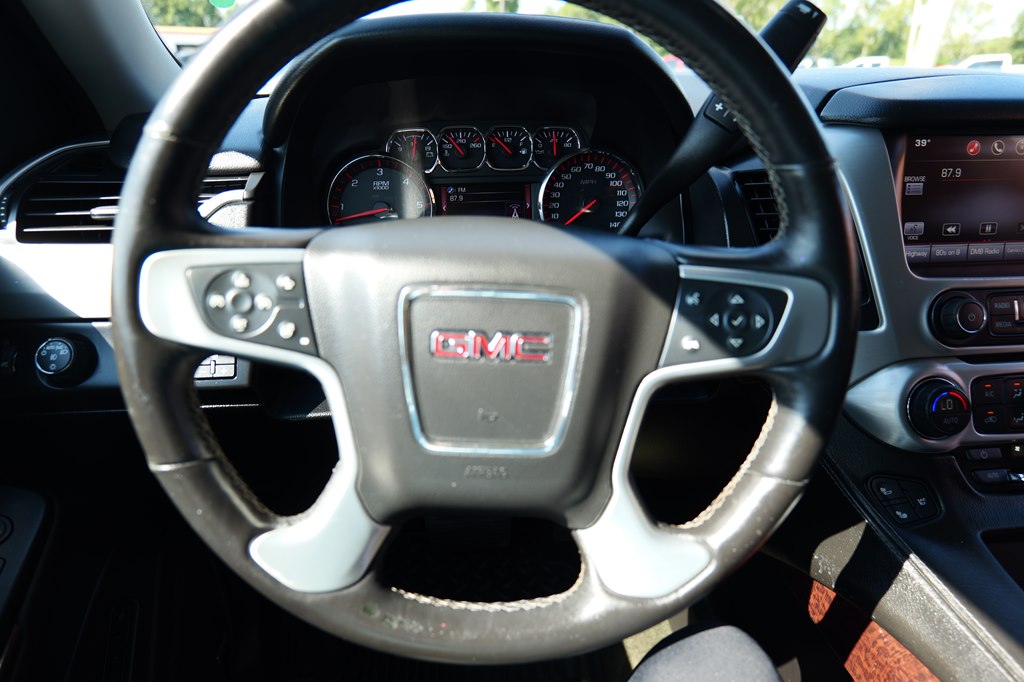 Photo 14 of this GMC YUKON