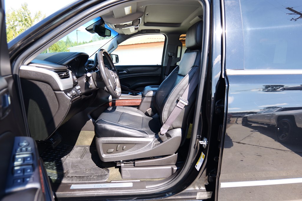 Photo 10 of this GMC YUKON