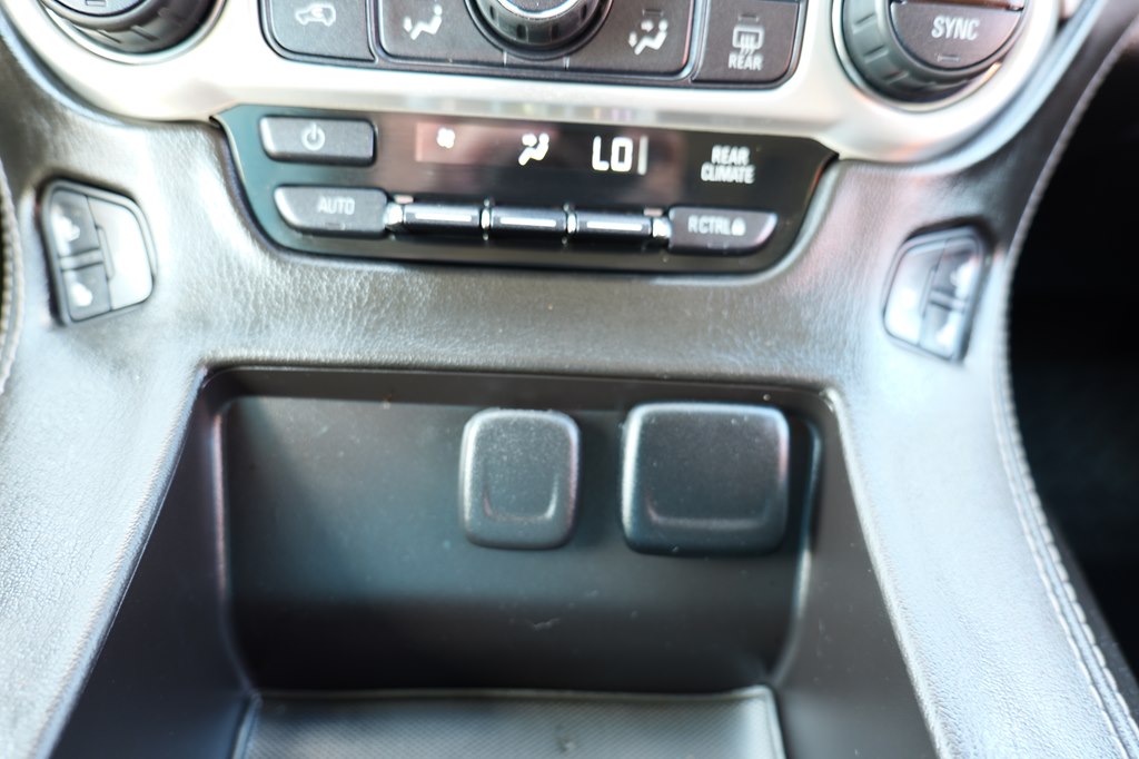 Photo 21 of this GMC YUKON