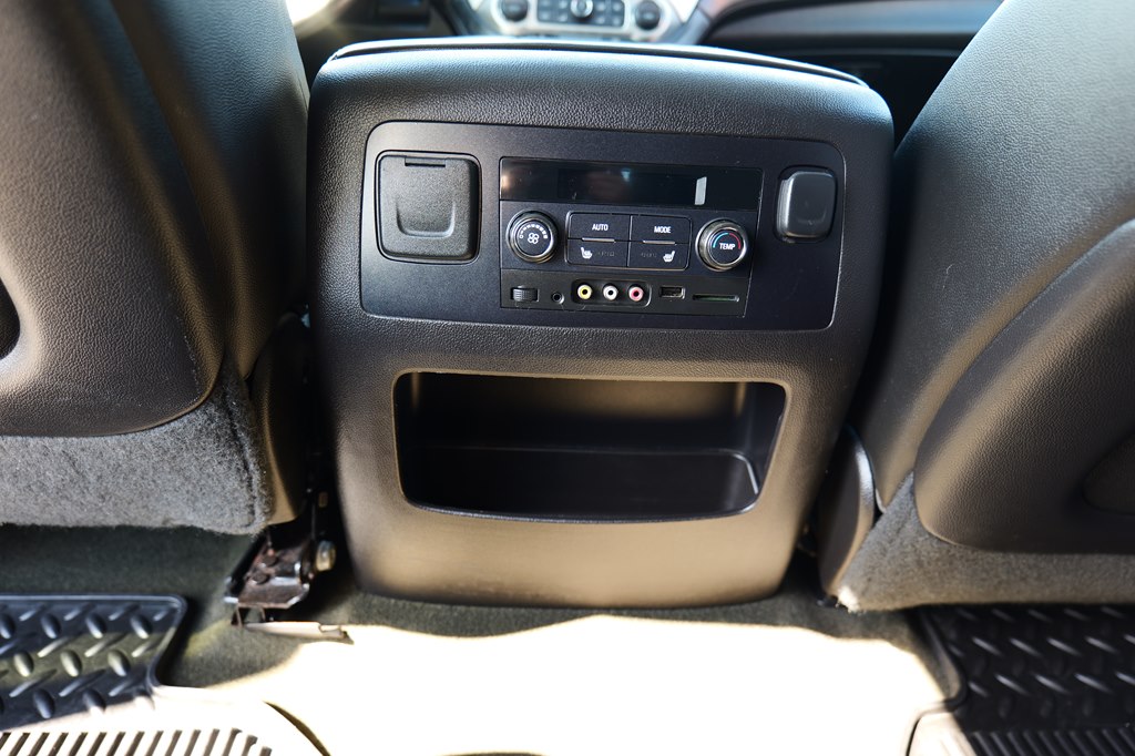 Photo 36 of this GMC YUKON